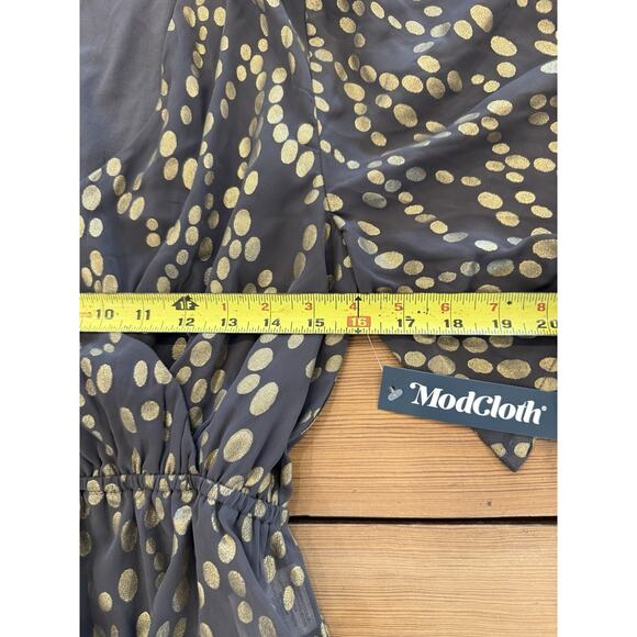 NWT Modcloth Celebrating Progress Peplum‎ Wrap Top Medium Polka Dot - Picture 6 of 7